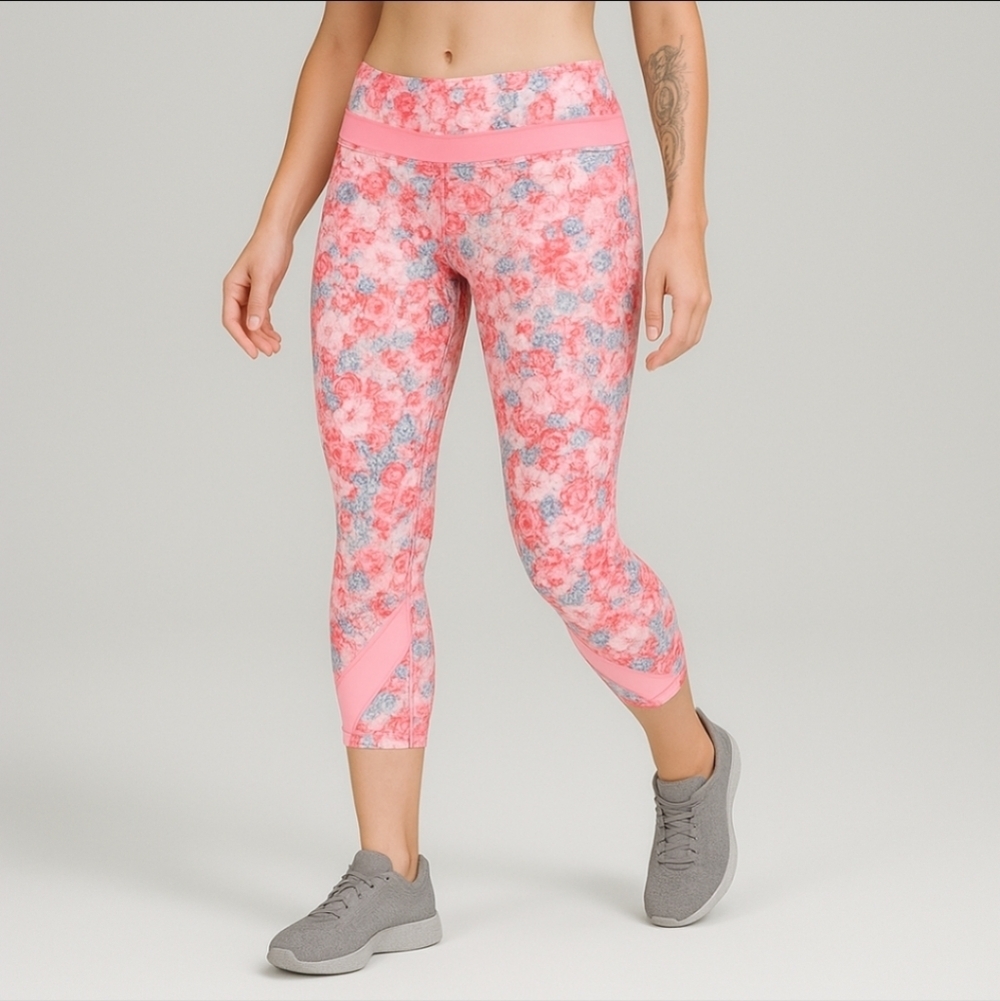 Lululemon Run Inspire Crop sz 4 Luxtreme Bleached Coral Flowabunga